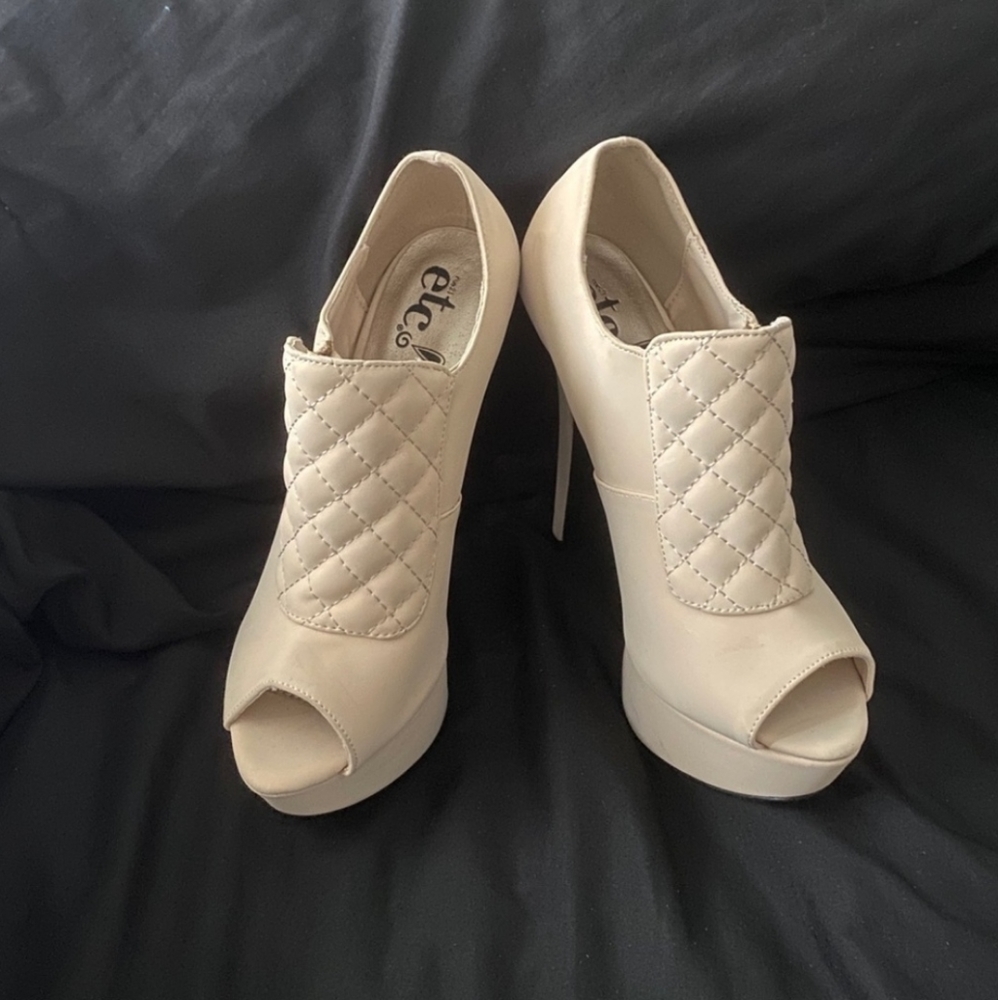Beautiful Cream Booties - Picture 6 of 6